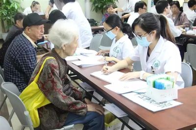 越秀老人可免費申領200元健康體檢券，18個街道聯系方式一覽